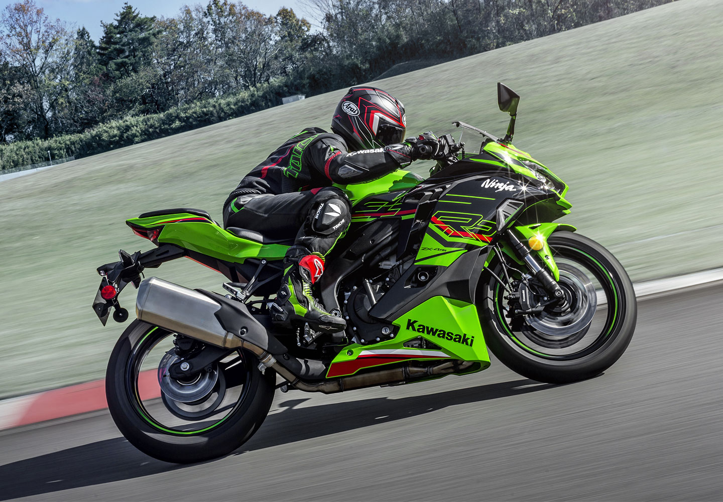 Kawasaki Ninja® ZX™-4R ABS | Motorcycle | Race-Ready Performance