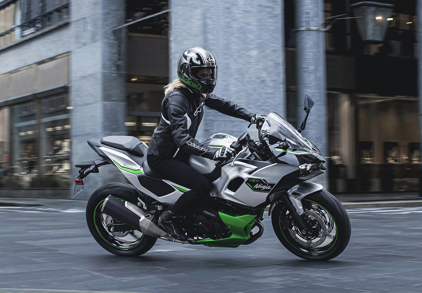 Kawasaki Ninja® 7 Hybrid ABS | Hybrid Motorcycle | Versatile Power