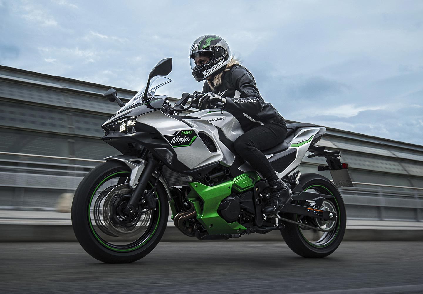 Kawasaki Ninja® 7 Hybrid ABS | Hybrid Motorcycle | Versatile Power