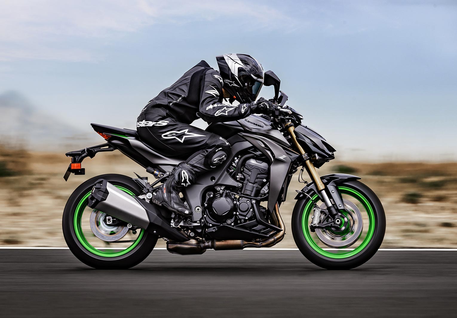Kawasaki Z1100 | Supernaked Motorcycle | Sugomi™ awakens