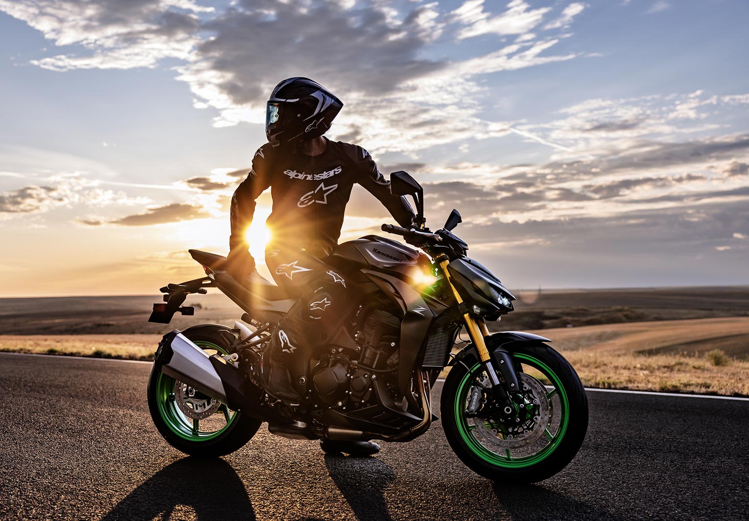 Kawasaki Z1100 | Supernaked Motorcycle | Sugomi™ awakens