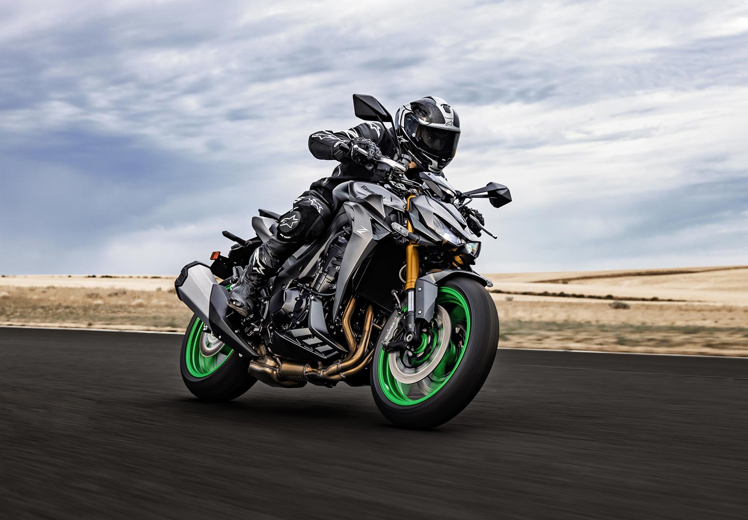 Kawasaki Z1100 | Supernaked Motorcycle | Sugomi™ awakens
