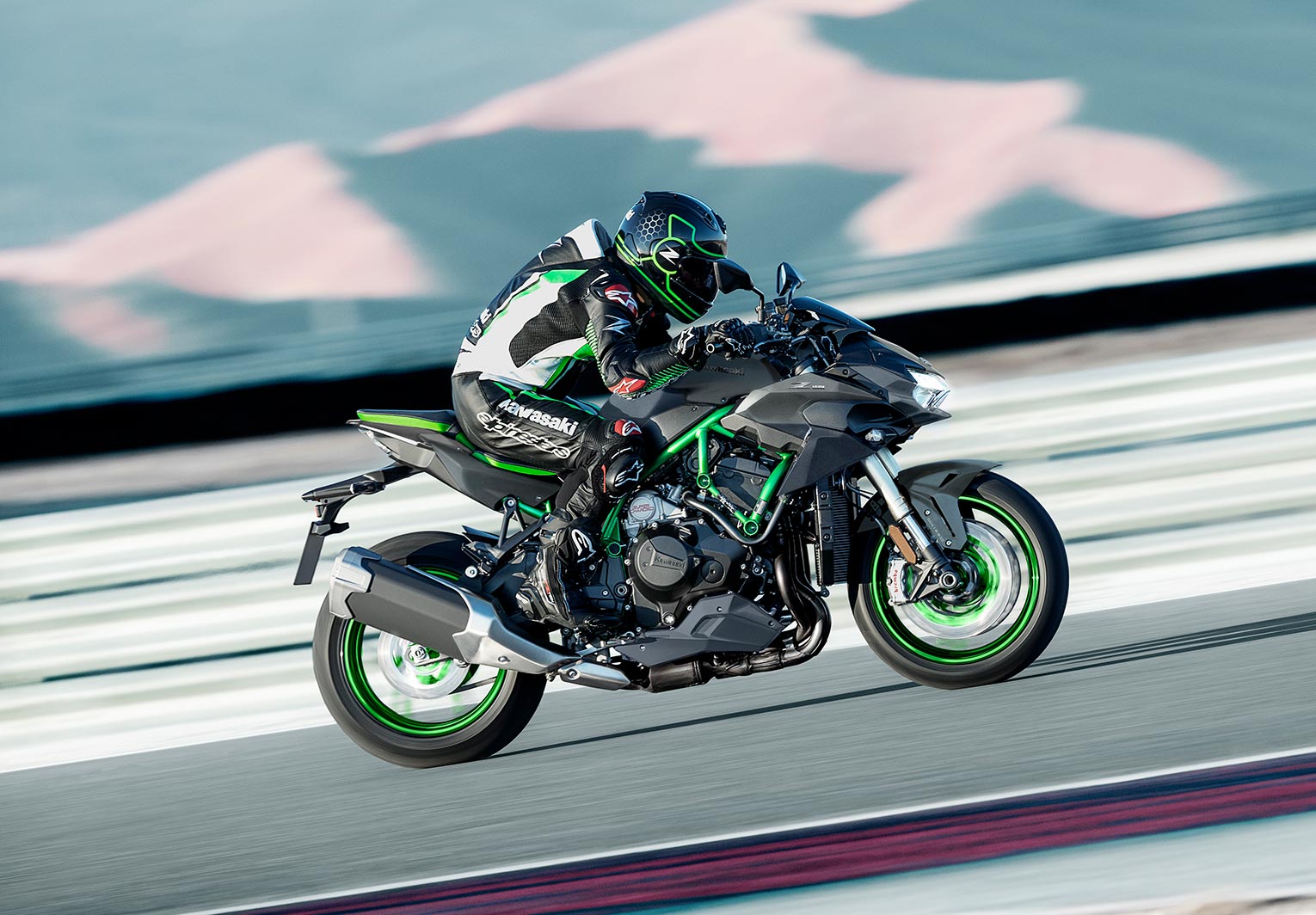 Kawasaki Z H2 | Hypersport Motorcycle | Supercharged Supernaked