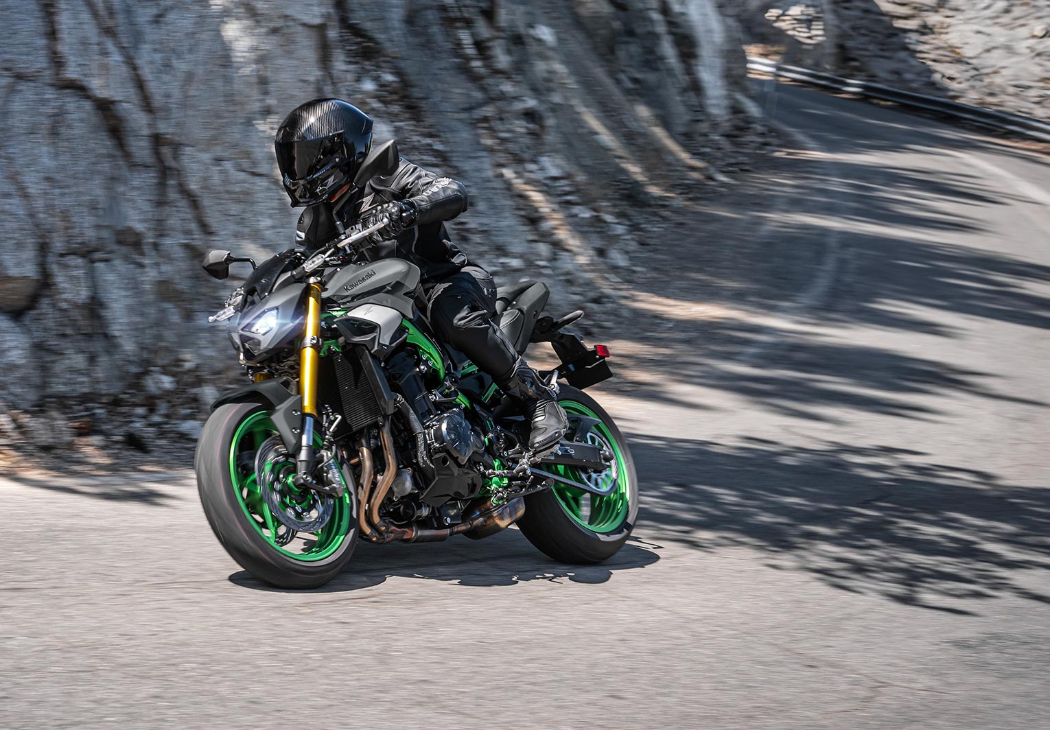 り( )✩‧₊ 最強ZX-9RはCBR900RRに真っ向勝負を挑んだ！【このバイクに注目