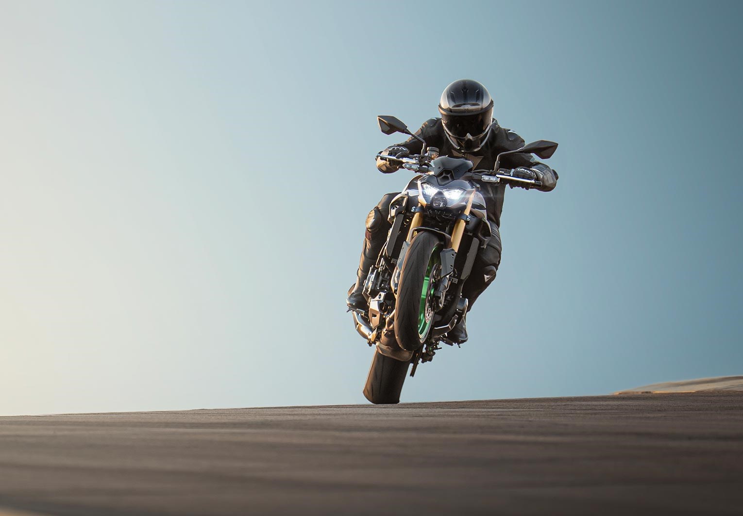 VISCERAL RIDING EXPERIENCE