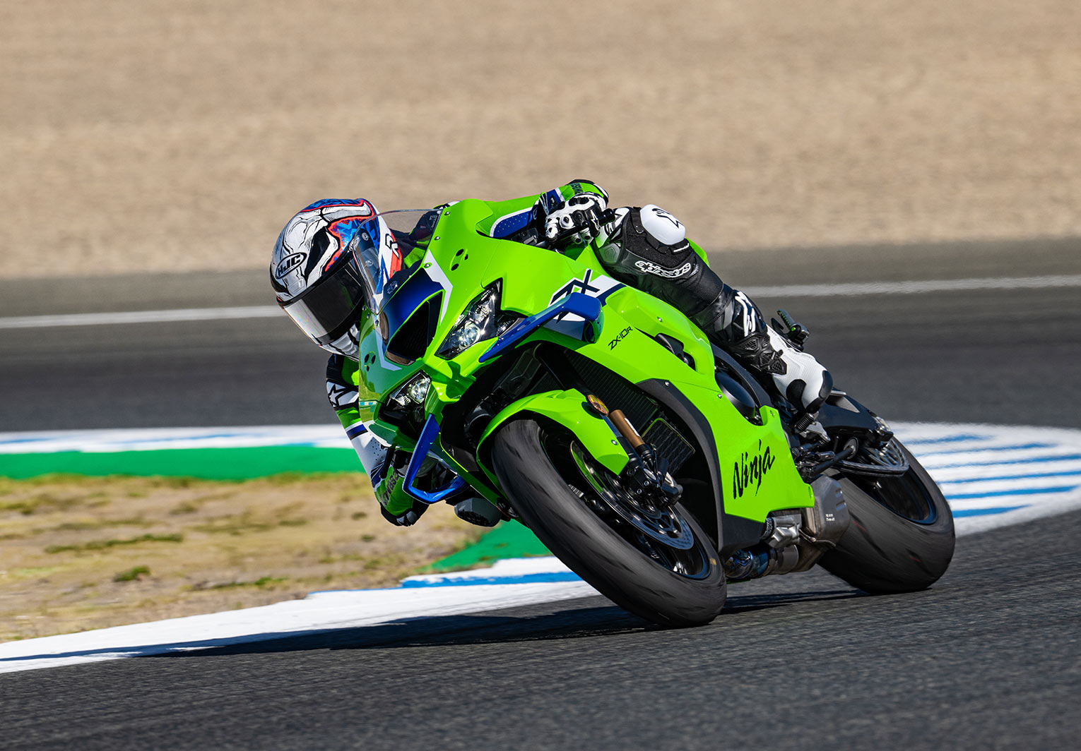 Kawasaki Ninja® ZX™-10R | Supersport Motorcycle | Race-ready Power