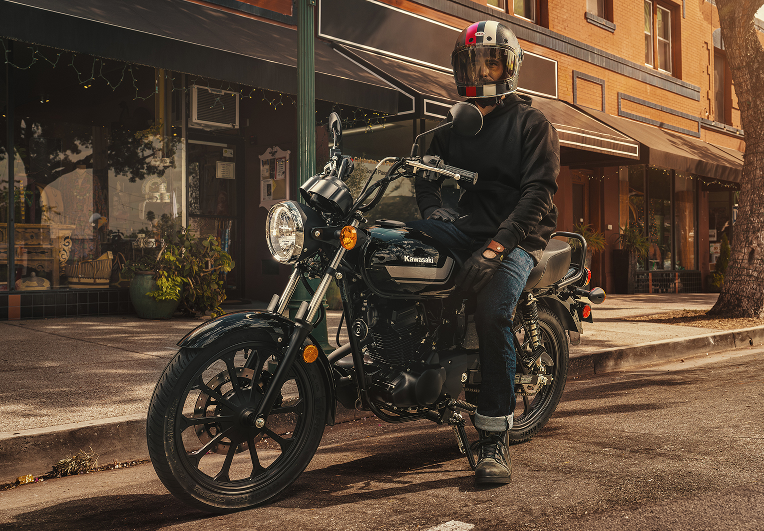 Kawasaki W175 LTD | Motorcycle | Full-size & Comfortable