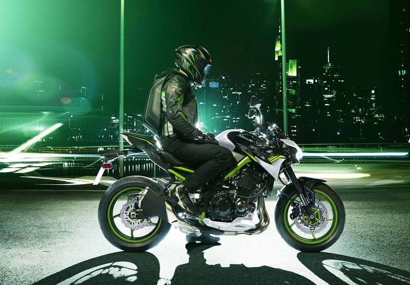 Kawasaki Z900 Naked Motorcycle Superb Power Handling