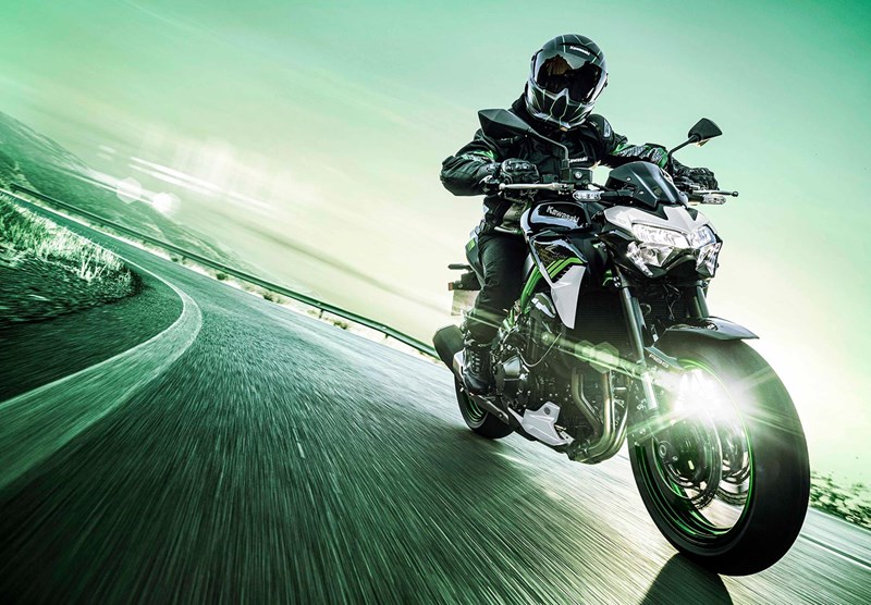 Kawasaki Z900 Naked Motorcycle Superb Power Handling