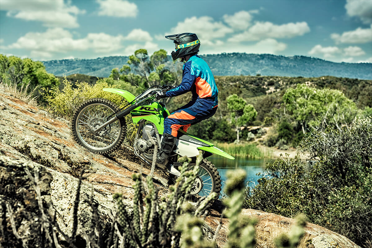 2022-kawasaki-klx-140r-f-off-road-motorcycle-trail-riding-fun