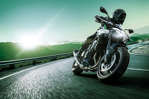 Kawasaki Z900 Naked Motorcycle | Fierce Styling & Power