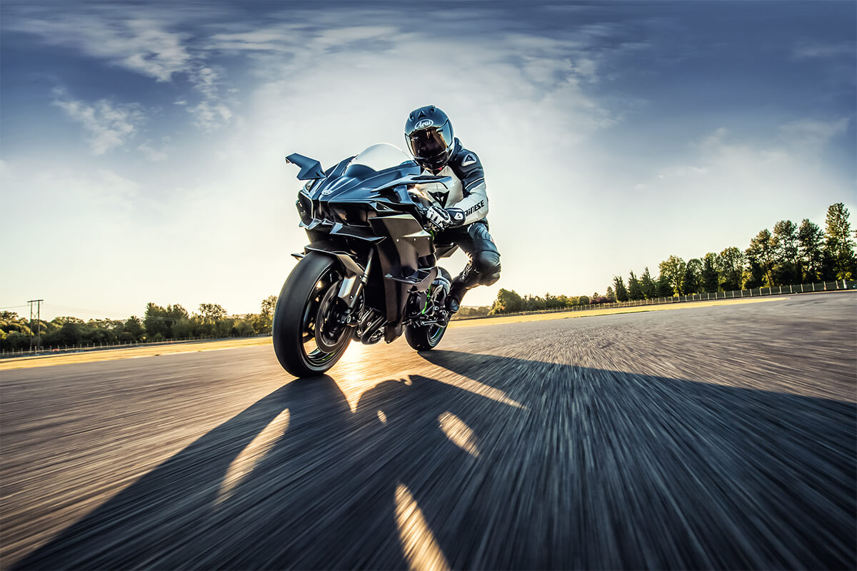 kawasaki ninja h2 r on road price