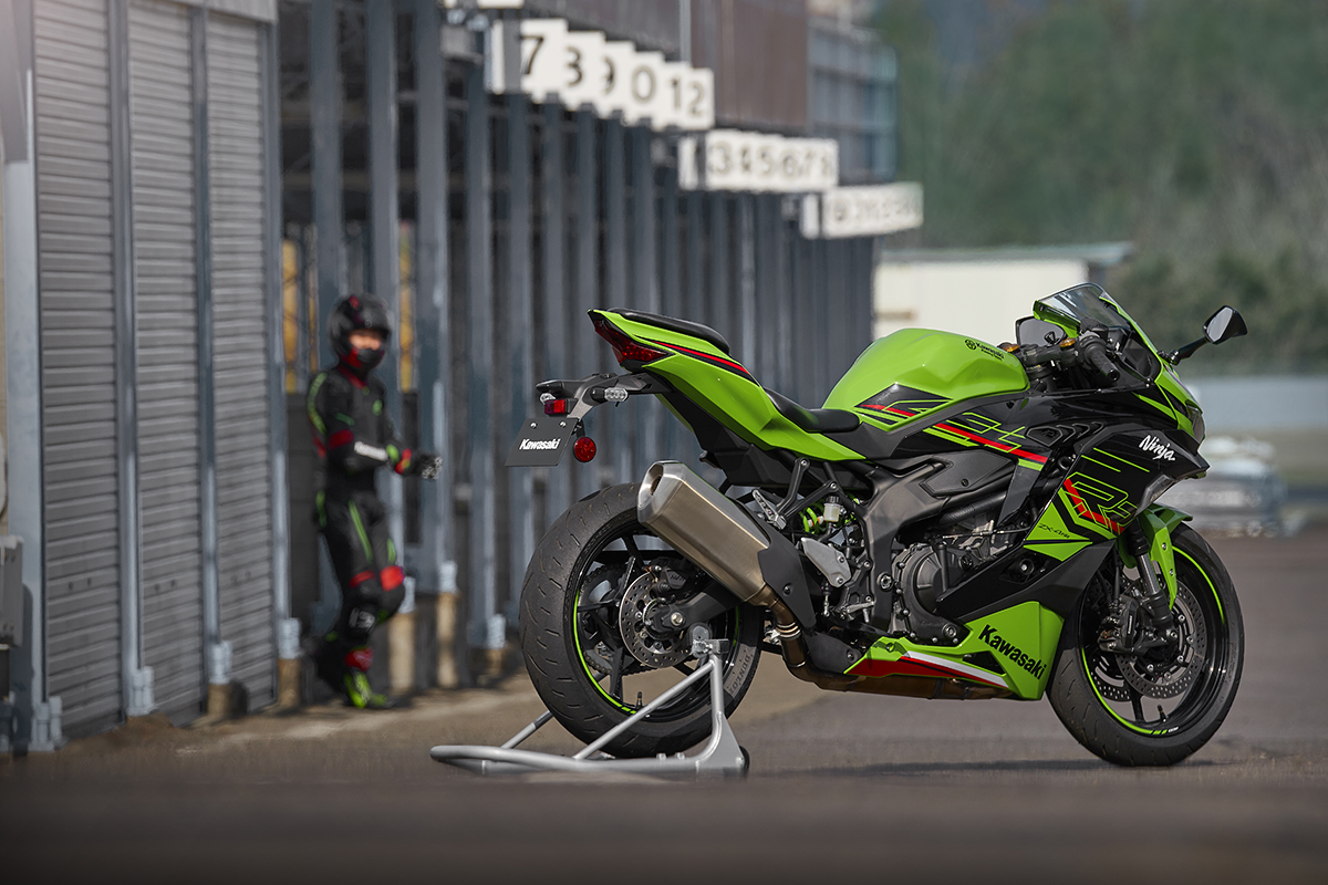 2023 Kawasaki Ninja® ZX™-4RR KRT Edition | Motorcycle | Race-Ready