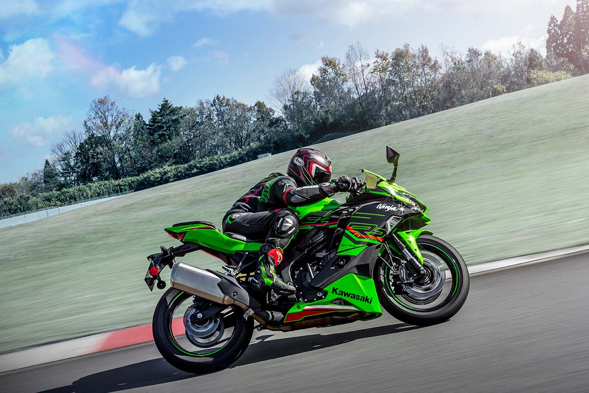 2023 Kawasaki Ninja® ZX™-4RR KRT Edition | Motorcycle | Race-Ready 