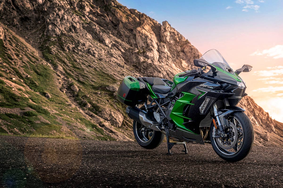 2023 Kawasaki Ninja H2® SX SE | Motorcycle | Power For the Distance