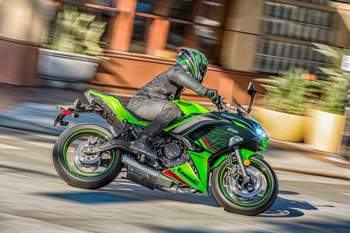 2024 Kawasaki Ninja® 650 KRT Edition ABS Motorcycle Legendary Lineage