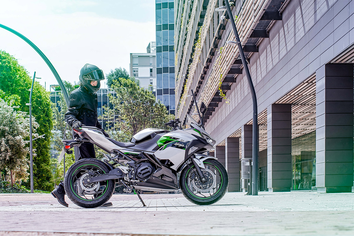 2024 Kawasaki Ninja® e-1 ABS | EV Motorcycle | Clean EV Power