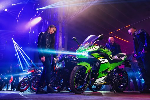 2025 NINJA® 500 SE KRT EDITION ABS opens in a new window