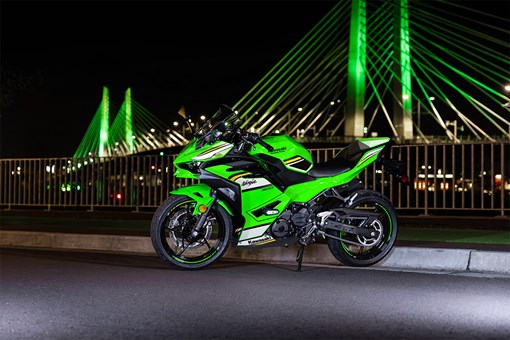 2025 NINJA® 500 SE KRT EDITION ABS opens in a new window