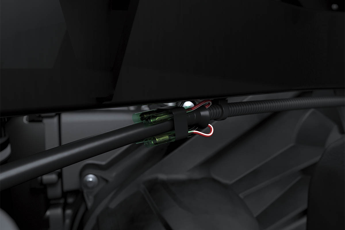 Detail view of the wiring in a side x side.