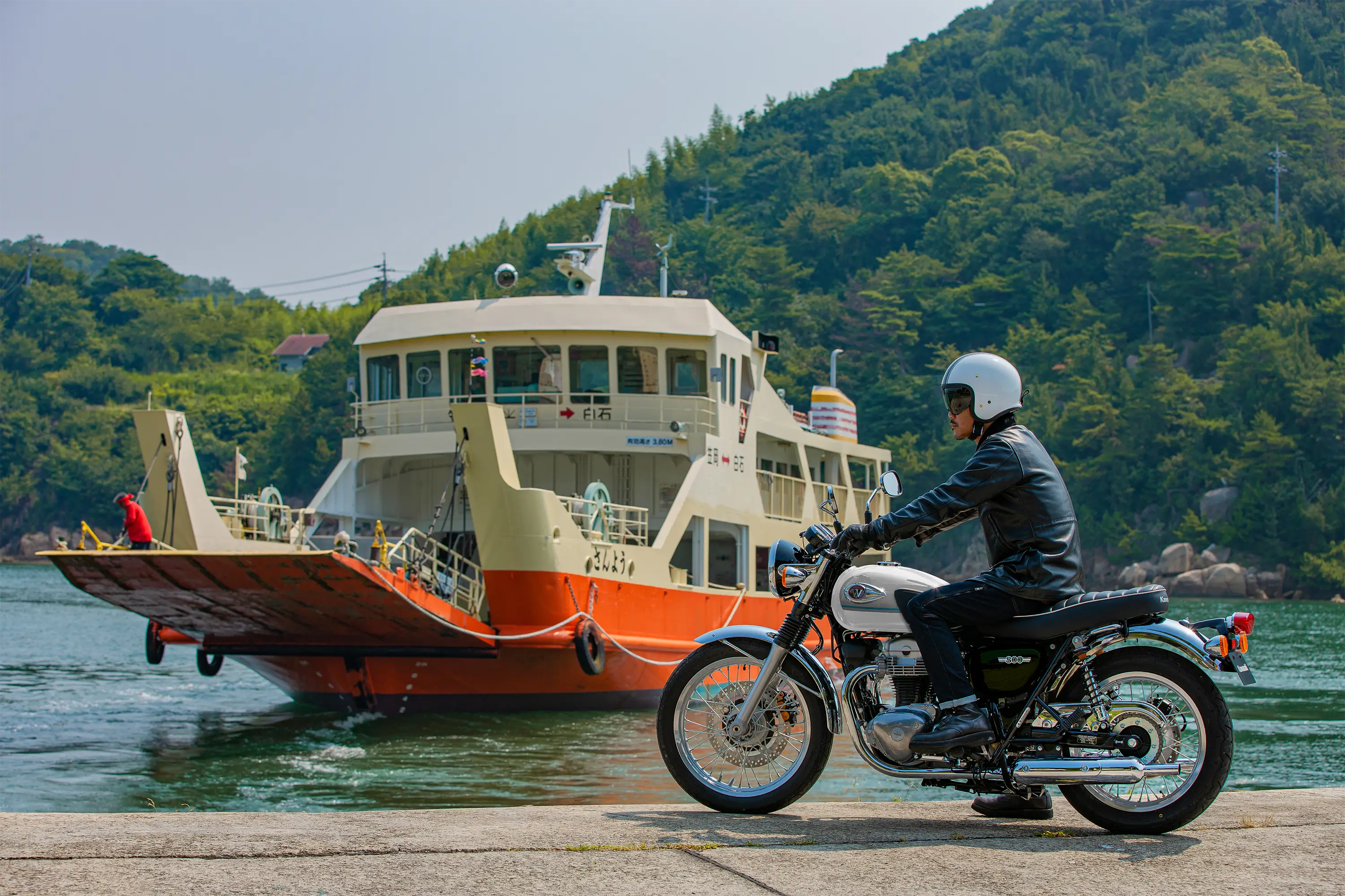 Side angle of a motorcycle parked.