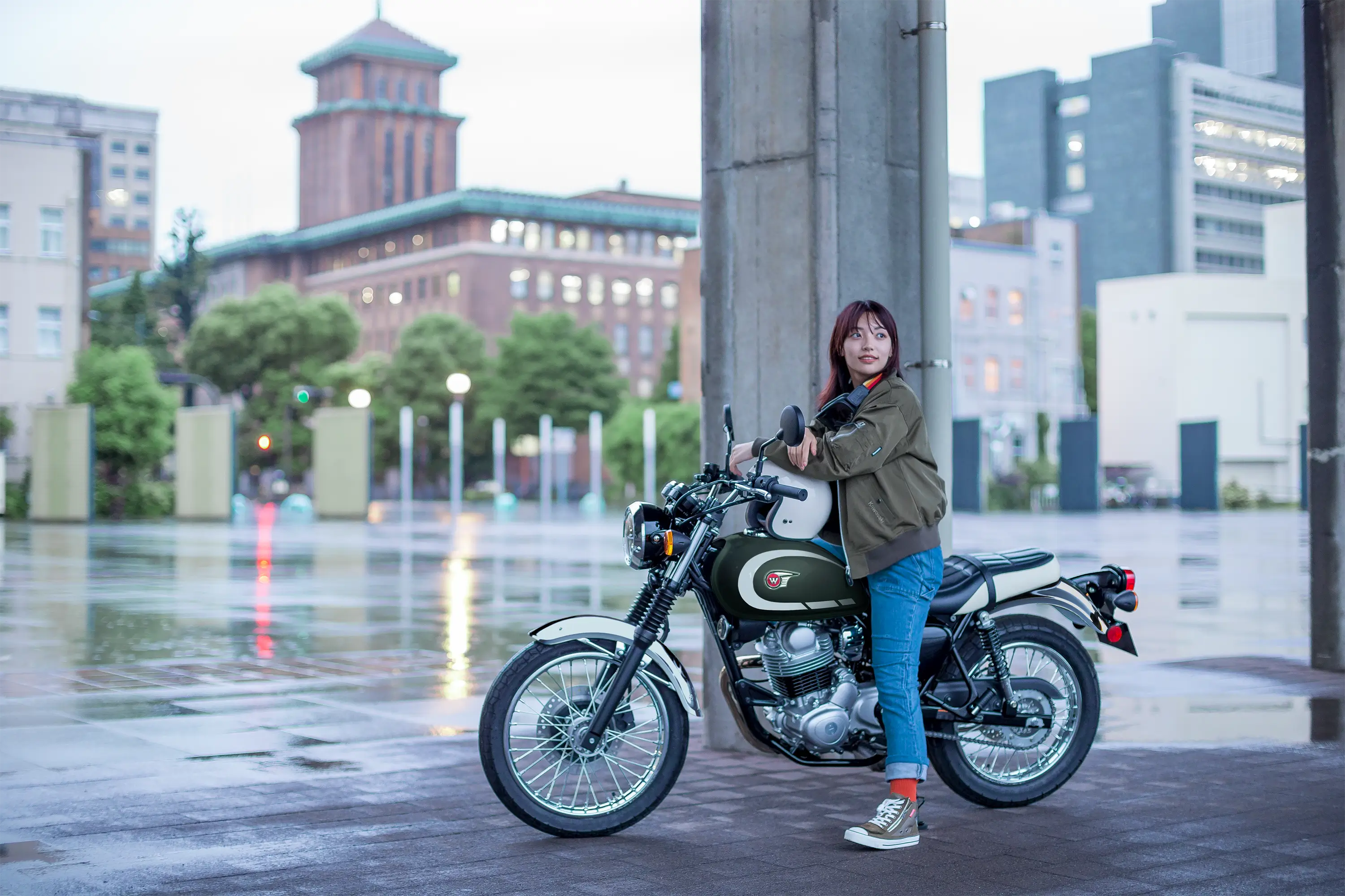 Side angle of a motorcycle parked.