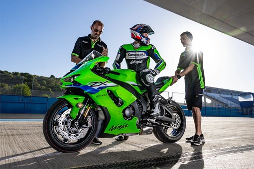 2026 NINJA® ZX™-10R opens in a new window