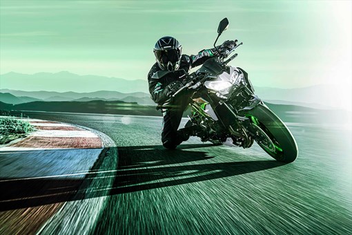21 Kawasaki Z900 Naked Motorcycle Fierce Styling Power 21 Kawasaki Z900 Naked Motorcycle Fierce Styling Power