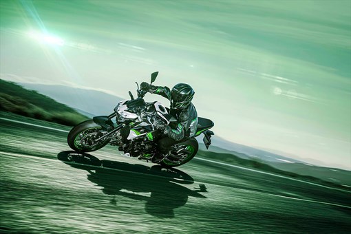 21 Kawasaki Z900 Naked Motorcycle Fierce Styling Power 21 Kawasaki Z900 Naked Motorcycle Fierce Styling Power