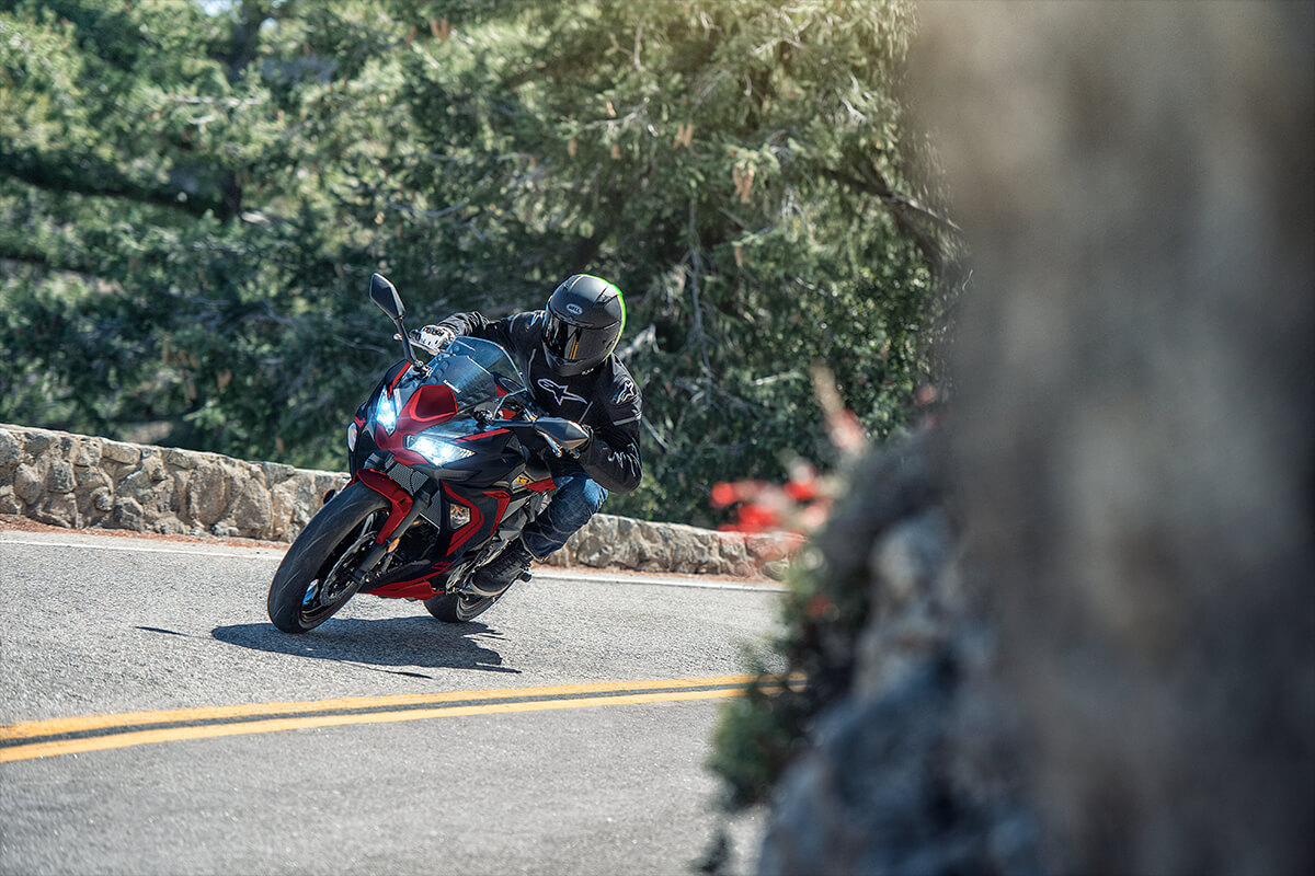 2021 Kawasaki Ninja® 650 ABS | Motorcycle | Legendary Lineage