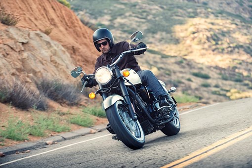 2021 Kawasaki Vulcan® 900 Classic | Cruiser Motorcycle ...