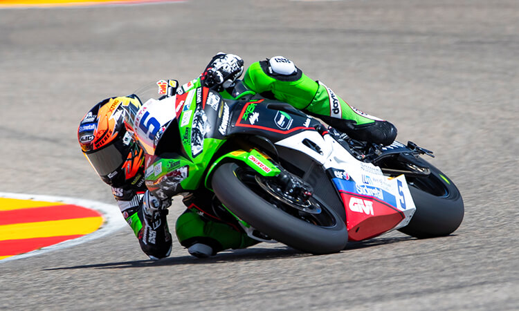 riders on the race track