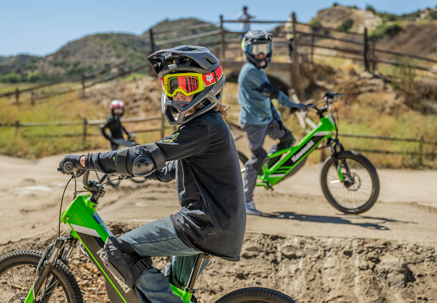 Kids riding on Elektrodes