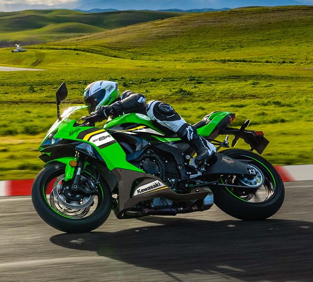 Image of 2025 NINJA ZX-6R KRT EDITION  in action