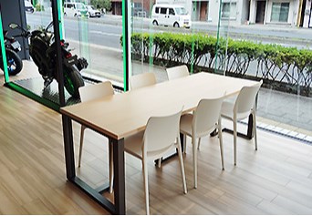 Mobile shop image 3