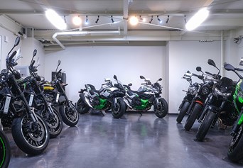 Mobile shop image 3