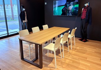 Mobile shop image 3