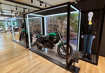 Mobile shop image 2
