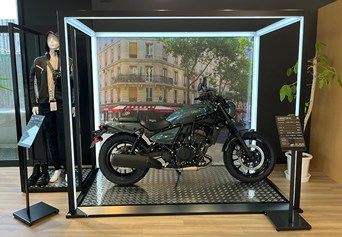 Mobile shop image 2