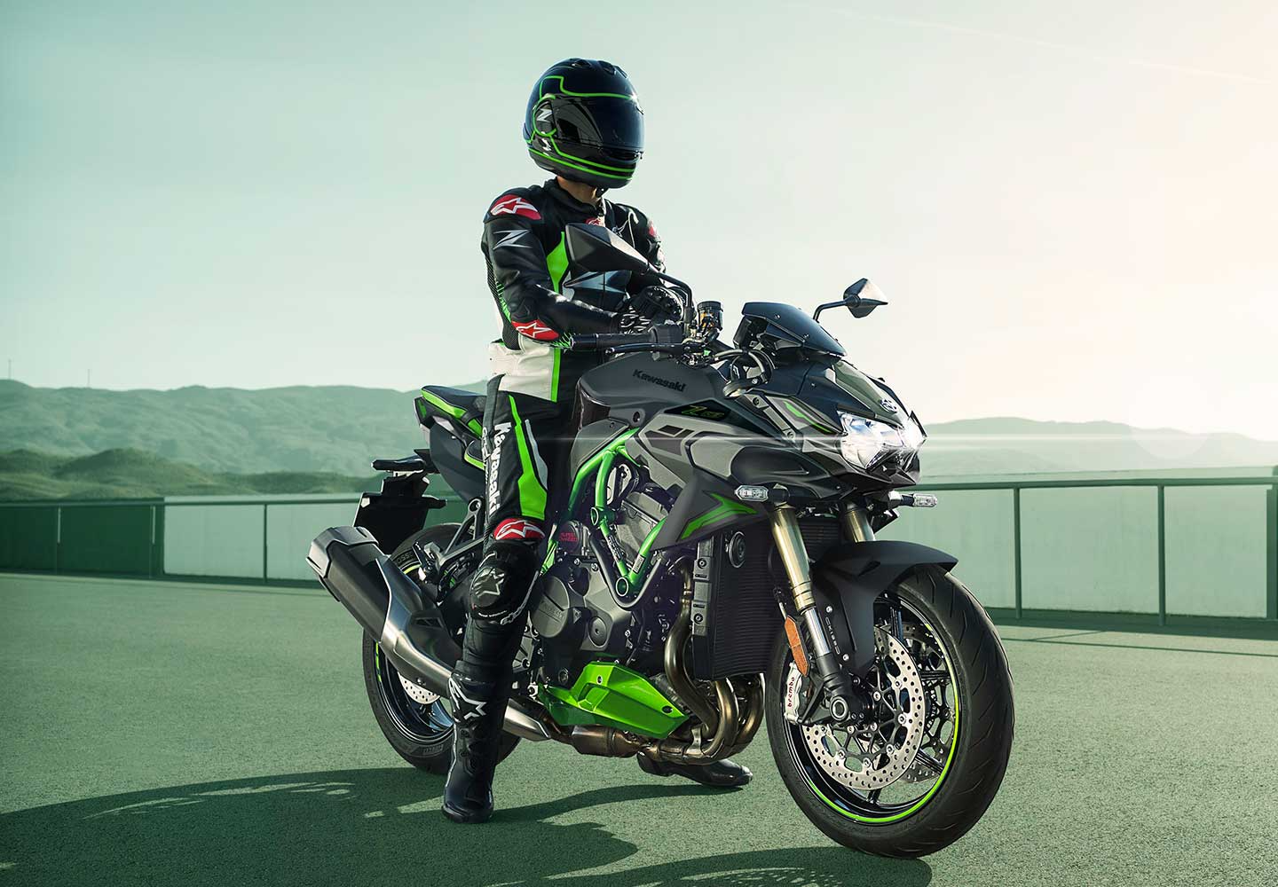 Kawasaki Z H2 | ハイパースポーツモデル | スーパーチャージドパワー