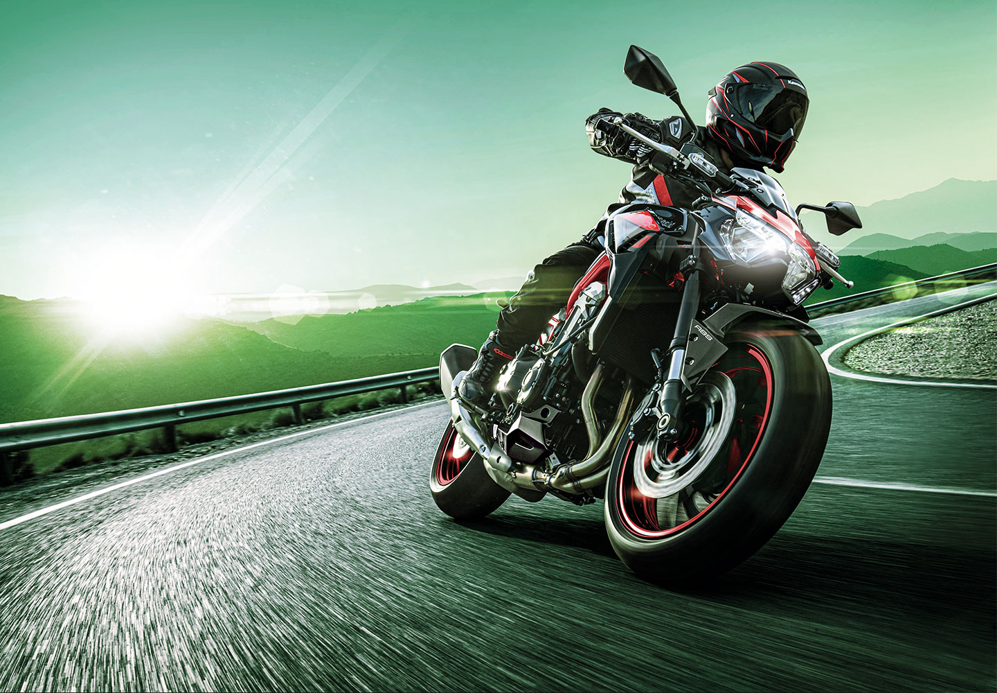Kawasaki Z900 | スーパーネイキッドモデル |卓越したパワーとハンドリング
