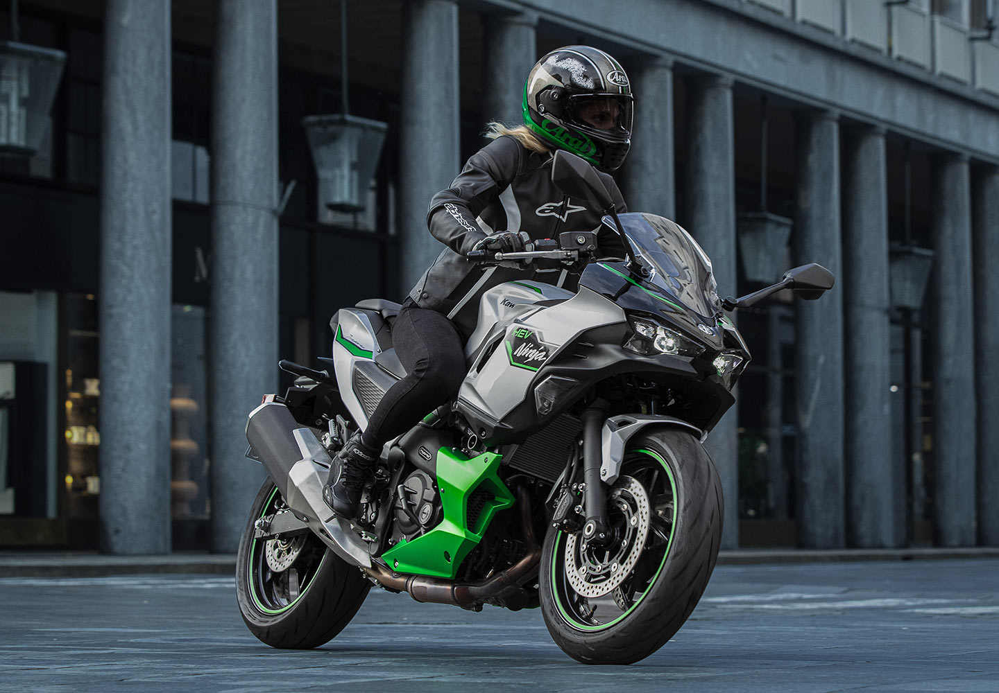 Kawasaki Ninja 7 Hybrid | Change the Game | 新世代のモーターサイクル