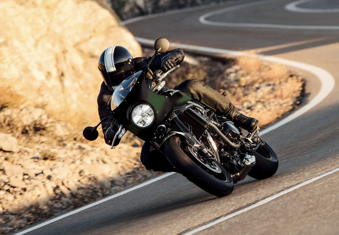 Kawasaki Z900RS | アイコニックなレトロスポーツモデル Kawasaki Z900RS | アイコニックなレトロスポーツモデル