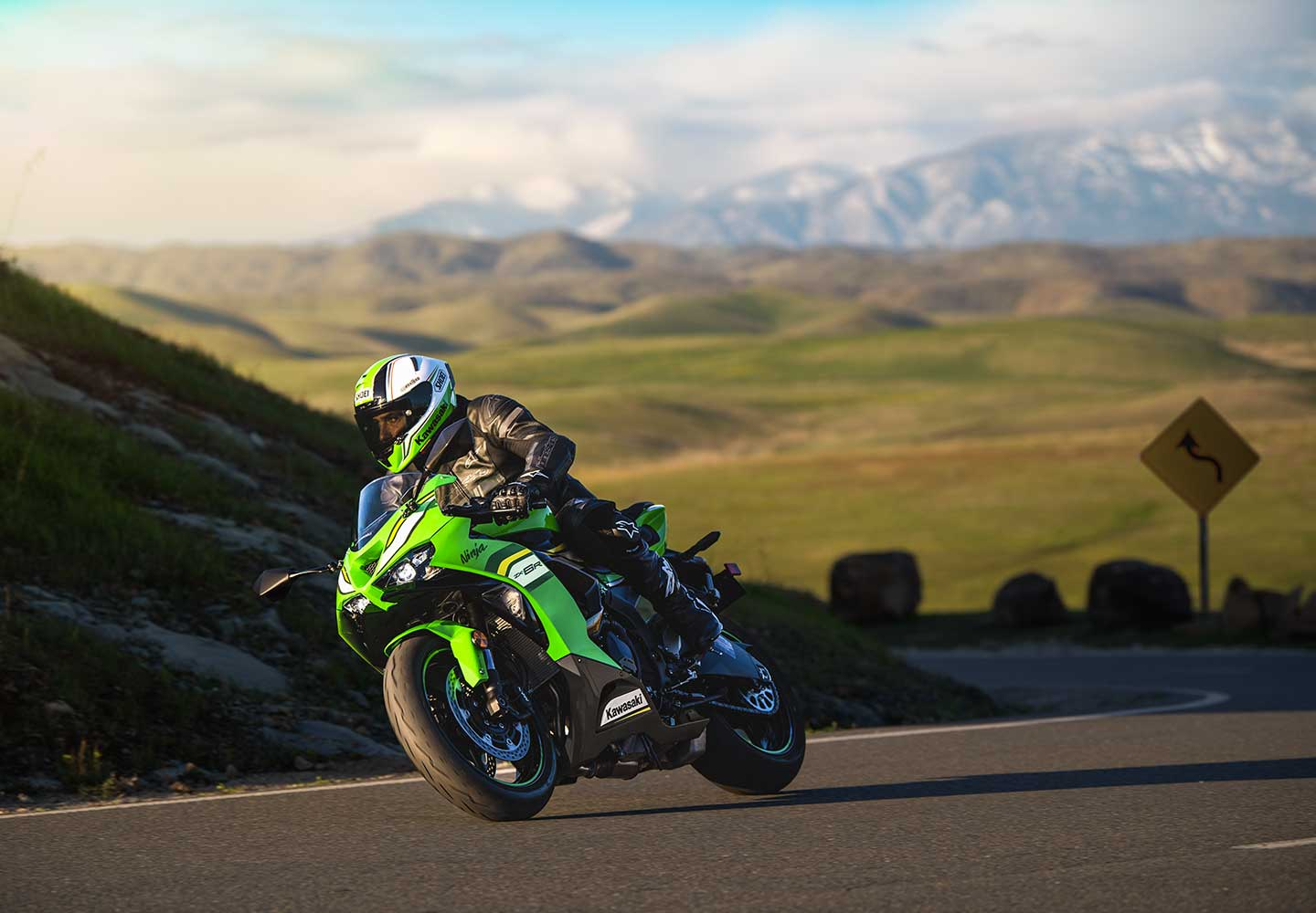 Kawasaki Ninja ZX-6R |ストリートでもサーキットでも真価を発揮するスーパースポーツ