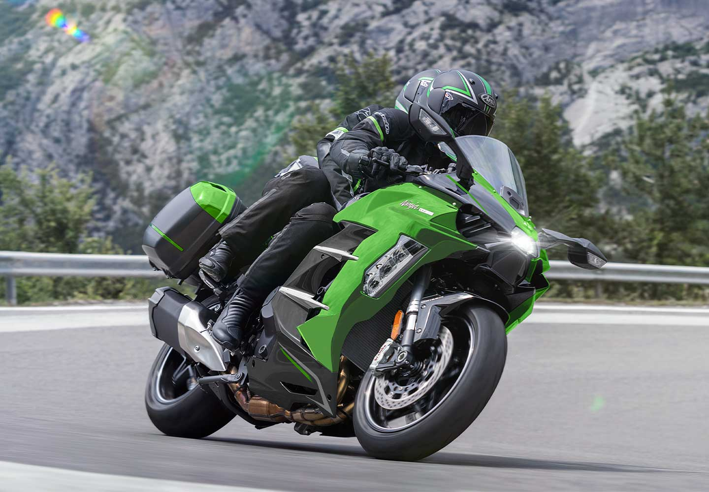 Kawasaki Ninja H2 SX |もっともパワフルなハイパースポーツ Kawasaki Ninja H2 SX |もっともパワフルなハイパースポーツ