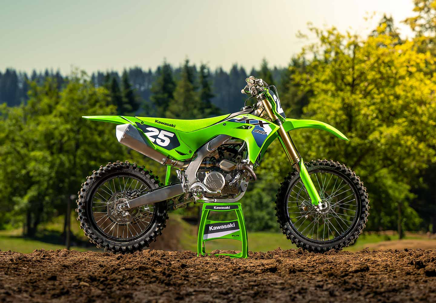 Kawasaki KX250 | 競技用車両|ハイパフォーマンスなモトクロッサー
