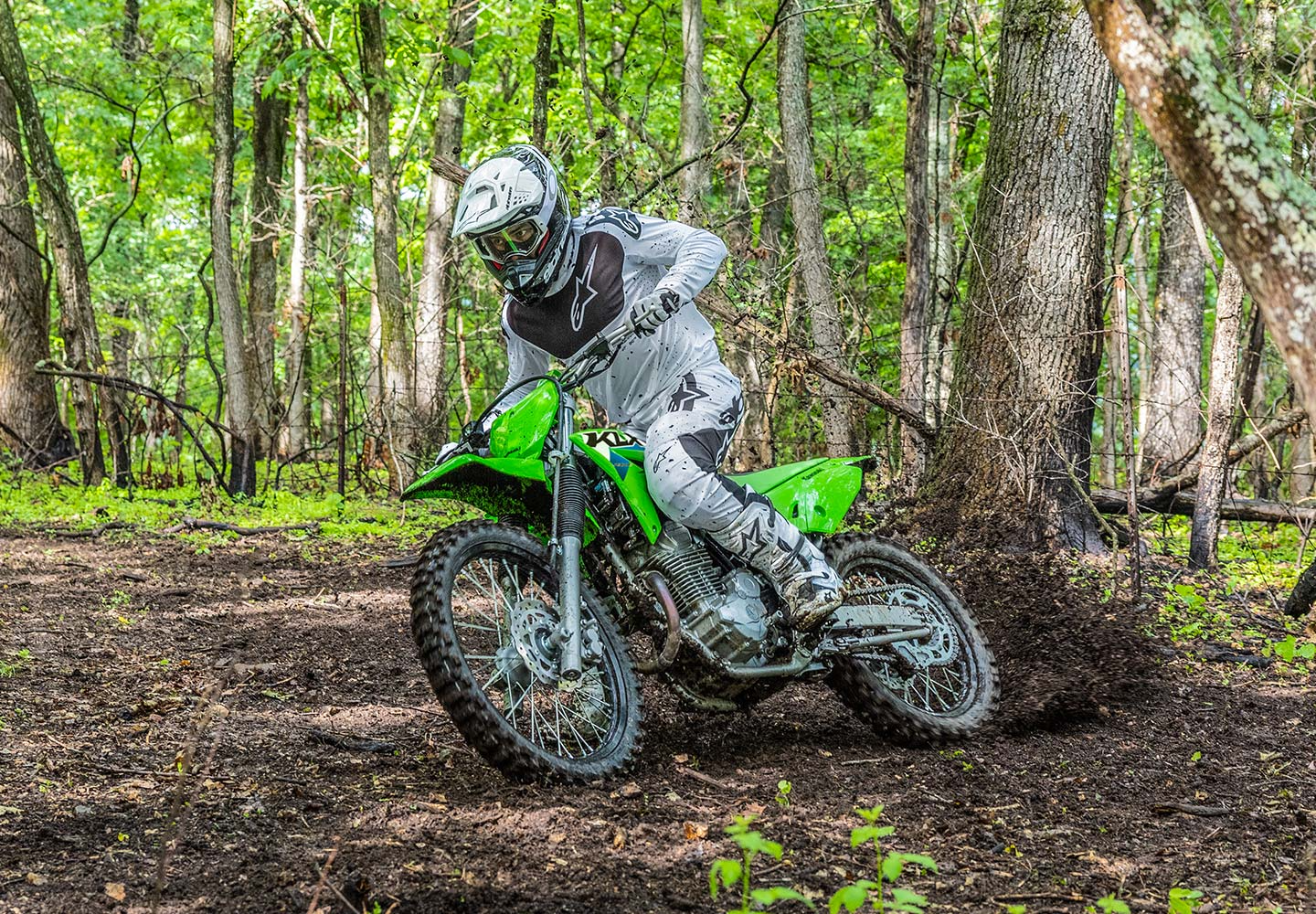 Kawasaki KLX230R｜オフロードモデル｜走破性と耐久性を高めたオフ