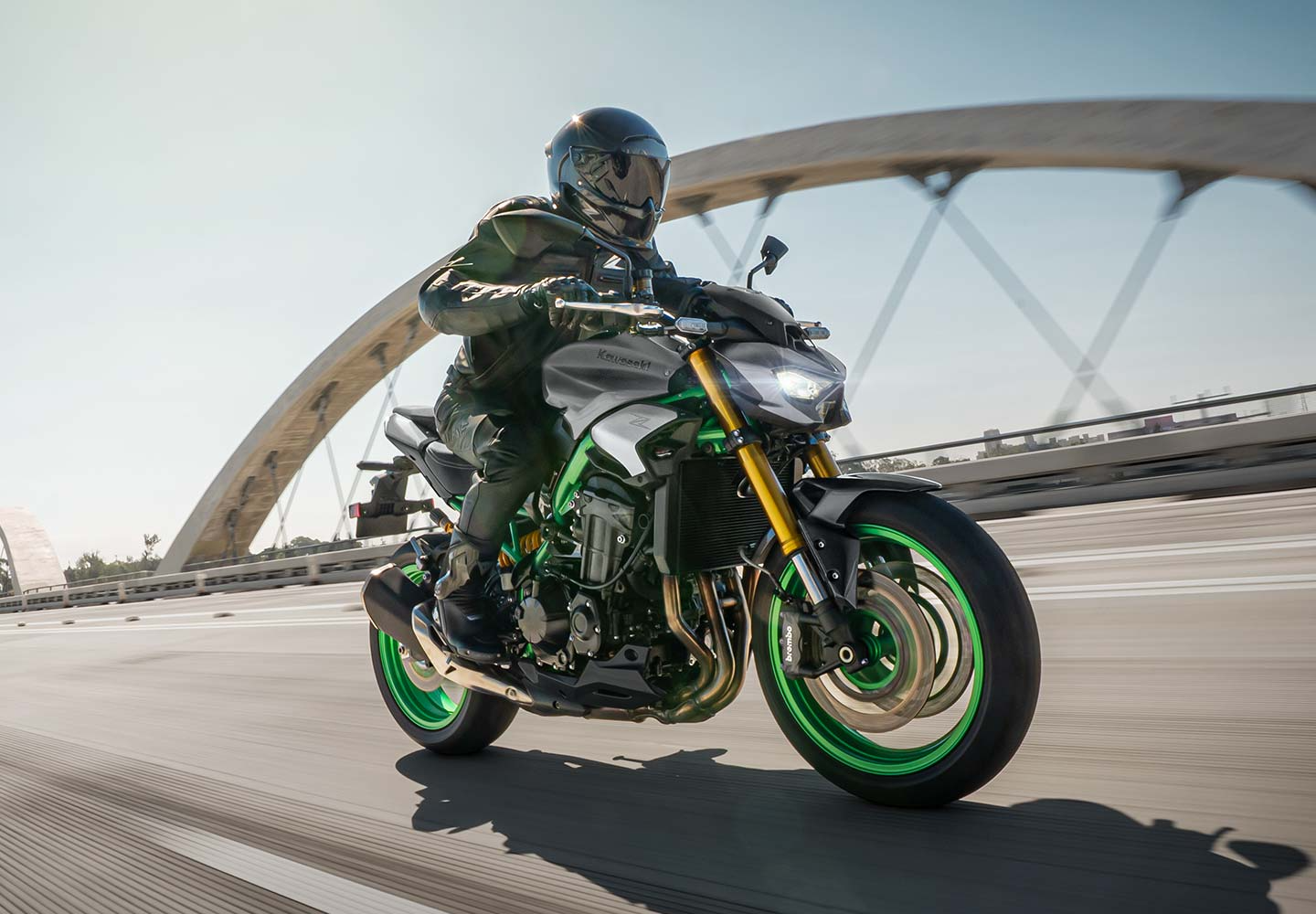 Kawasaki Z900 | スーパーネイキッドモデル | 卓越したパワーと