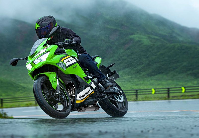 先進的な電子制御技術によるライダーサポートシステム