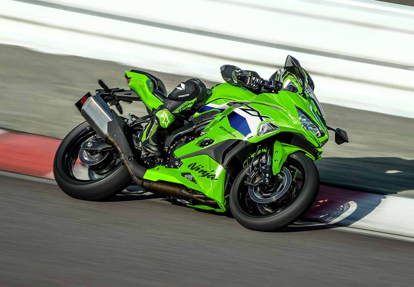 Kawasaki Ninja ZX-4R |スーパースポーツモデル|並列4気筒